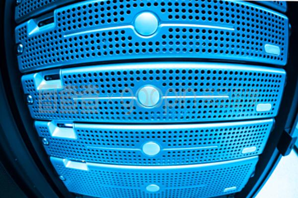 網絡服務器與云計算裝備技術服務 驅動數字化轉型的雙引擎